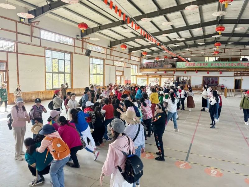 地建集团组织开展庆祝“三八”国际妇女节活动
